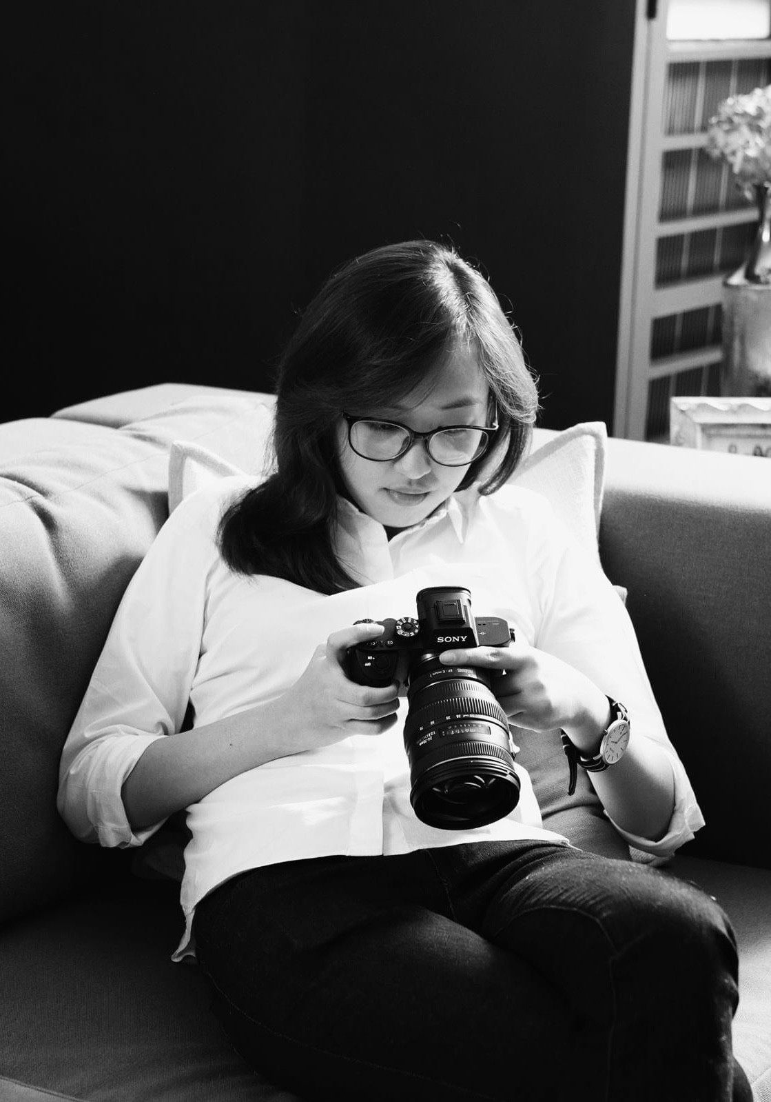 Maru Arguelles holding her camera